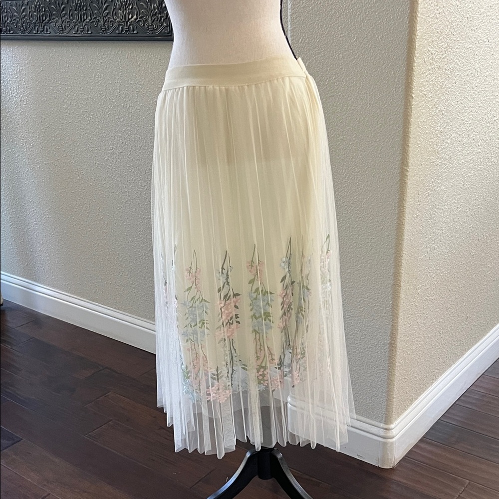 Moon Collection Cream Floral A-Line Skirt